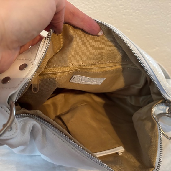 Aldo shoulder bag with heart shaped zipper pull - Picture 3 of 3